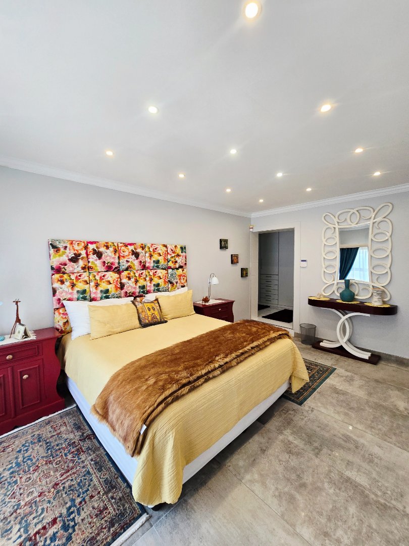 6 Bedroom Property for Sale in Wilkoppies North West